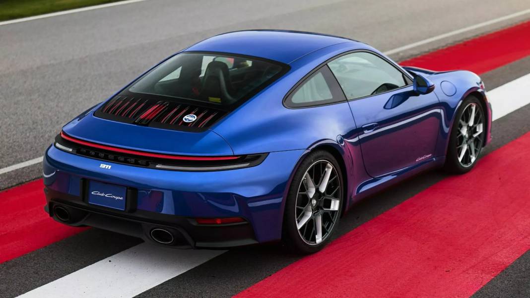 Porsche’den sadece üyelere özel yeni 911 Club Coupe: Manuel şanzıman ile geliyor: Sadece 70 adet üretilecek 13